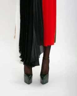 Victoria BeckhamAsymmetric Pleated V-Neck Dress - Black Multi -CYNTHIA Clothing Shop Asymmetric Pleated V Neck Dress 20231012155419 4