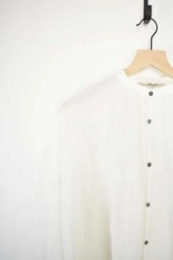 ICHI ANTIQUITESAzumadaki Ramie Flocky Dot Shirt -CYNTHIA Clothing Shop Azumadaki Ramie Flocky Dot Shirt Black 20230627014418