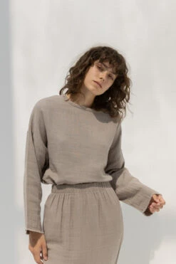 Black CraneLoose Top - Light Stone 9 Black CraneLoose Top - Light Stone -CYNTHIA Clothing Shop BLACK CRANE LOOSE TOP LIGHT STONE 20221028070833 2