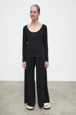 KowtowBallet Top