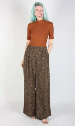 Birds Of North AmericaBowerbird Pant - Greenwood 10 Birds Of North AmericaBowerbird Pant - Greenwood -CYNTHIA Clothing Shop Bowerbird Pant Greenwood 20230713001047 2