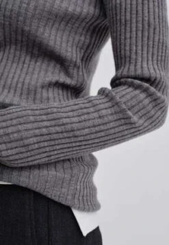 Bridgette HerskindMerino Wool Camb Blouse - Black -CYNTHIA Clothing Shop Camb Blouse Merino Wool Black 20231013215113 1