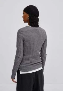 Bridgette HerskindMerino Wool Camb Blouse - Black -CYNTHIA Clothing Shop Camb Blouse Merino Wool Black 20231013215113 2