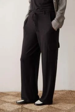 Donni.Sweater Cargo Pant - Jet -CYNTHIA Clothing Shop Donni Sweater Cargo Pant Jet 20231005204534 2