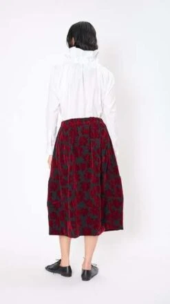 Comme Des Garcons Comme Des GarçonsFloral Flocked Skirt - Black/Burgundy Velvet 9 Comme Des Garcons Comme Des GarçonsFloral Flocked Skirt - Black/Burgundy Velvet -CYNTHIA Clothing Shop Floral Flocked Skirt in Black and Burgundy Velvet 20230503003547 2