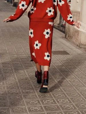 Bobo ChosesFloral Jacquard Pencil Skirt - Burgundy Red 3 Bobo ChosesFloral Jacquard Pencil Skirt - Burgundy Red