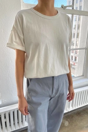 Le Bon ShoppeHer Tee - Classic White 3 Le Bon ShoppeHer Tee - Classic White