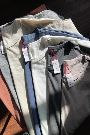 Le Bon ShoppeHer Tee - Classic White 7 Le Bon ShoppeHer Tee - Classic White - Image 5