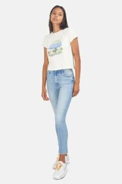 Blue&CreamLampin Tee - Ecru -CYNTHIA Clothing Shop Lampin Tee Ecru 20220811093102