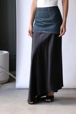 MM6 Maison MargielaLong Skirt - Black -CYNTHIA Clothing Shop MM6 Maison Margiela Long Skirt 20230814235926 1