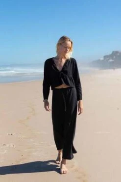 Arraei CollectiveModa Skirt - Black