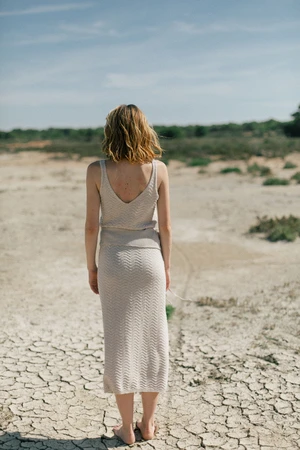 Clō StoriesMarie Midi Knit Skirt - Sand 7 Clō StoriesMarie Midi Knit Skirt - Sand - Image 5