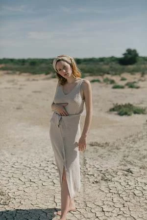 Clō StoriesMarie Recycled Cotton Midi Skirt - Natural 4 Clō StoriesMarie Recycled Cotton Midi Skirt - Natural - Image 2