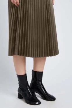 Proenza SchoulerWhite Label Faux Leather Pleated Skirt - Wood 9 Proenza SchoulerWhite Label Faux Leather Pleated Skirt - Wood -CYNTHIA Clothing Shop Proenza Schouler White Label Faux Leather Pleated Skirt Wood 20230804175541 1