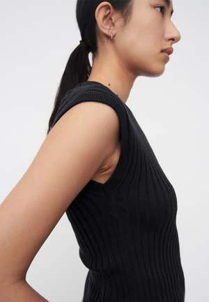 KowtowRib Knit T Shirt - Black 4 KowtowRib Knit T Shirt - Black - Image 2