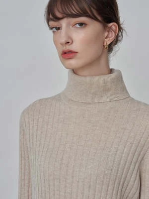 PureCashmere NYCRib Turtleneck Maxi Dress - Oatmeal 7 PureCashmere NYCRib Turtleneck Maxi Dress - Oatmeal - Image 5