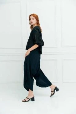 RUJUTA SHETHHarem Pants - Black 8 RUJUTA SHETHHarem Pants - Black -CYNTHIA Clothing Shop Rujuta Sheth Harem Pants Black 20230224170111 2