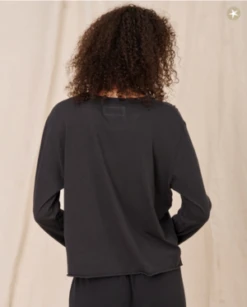 The Great.The Long Sleeve Crop Tee - Almost Black 9 The Great.The Long Sleeve Crop Tee - Almost Black -CYNTHIA Clothing Shop The Long Sleeve Crop Tee Almost Black 20230908183856