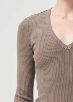 AGOLDEAgolde Tavi Bodysuit - Biscotti -CYNTHIA Clothing Shop tavi bodysuit biscotti 20220827210617 2